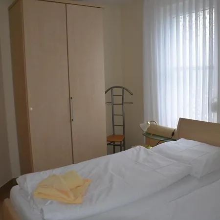 Apartment 3d *